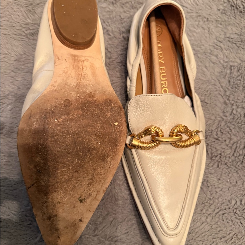 Tory Burch Cream Espadrilles with Gold Chain - Picture 3 of 4